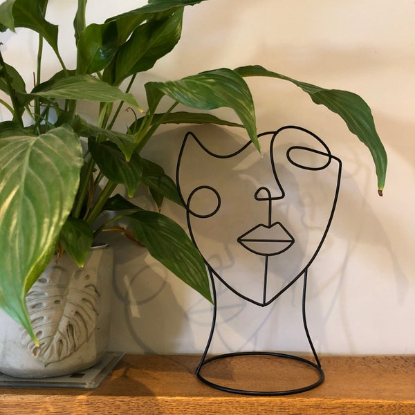 Wire Face Sculpture - Full Face - Contemporary Wire Line Art Face. Home Décor Shelf Decoration Abstract Art Sculpture