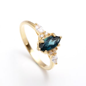 Handgemachter 14k Gold London Blautopas Ring: Marquise Edelstein Verlobung