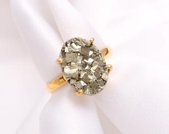Oval ring med naturlig pyrit, 14k guld, bohemiska smycken