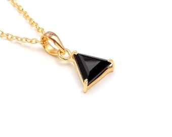 Dreieckiger Kettenanhänger aus 14-karätigem Gold mit schwarzem Onyx, minimalistischer Schmuck, zierliche Halskette