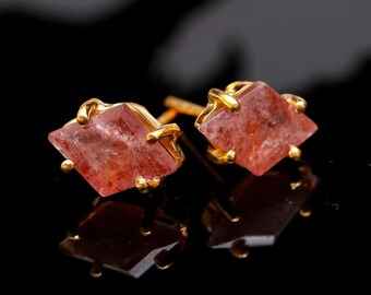 Red Strawberry Quartz Earrings • 14K Gold Jewelry • Everyday Red Crystal Earrings • Kite Studs • Dainty Love Stud Earrings • Girlfriend Gift