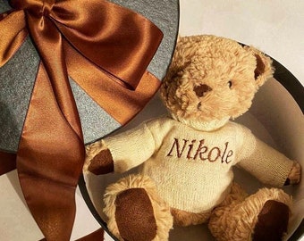 Ours en peluche personnalisé dans un pull mérinos confortable, baby shower d'ours en peluche, nounours personnalisé nouveau-né, ours en souvenir, nounours personnalisé pour bébé