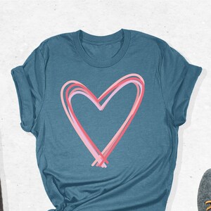 Valentine&#39;s Day Heart Graphic Tee, Valentines Day T-Shirt, Heart Valentines Day Outfit, Gift for Valentine&#39;s Day, Cute Heart Tee, Heart Gift