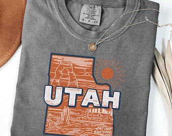 Camiseta Comfort Colors® con mapa del estado de Utah, camiseta de viaje de Utah, camiseta de recuerdo del paisaje de Utah, camiseta de aventura familiar, camiseta de la naturaleza del Parque Arches