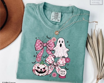 Comfort Colors® Pink Halloween Shirt, Cute Ghost Pumpkin Tee, Girly Spooky Shirt, Pastel Goth Halloween Shirt, Floral Trick or Treat T-Shirt