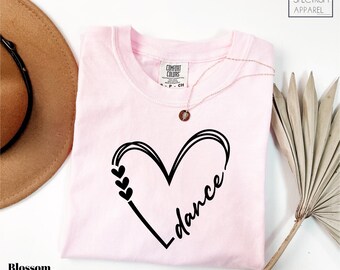 Camiseta Comfort Colors Dance con corazón, camiseta de regalo para amantes del baile, camiseta de amor por el baile, camiseta de corazón y baile, linda camiseta de baile, camiseta de bailarina
