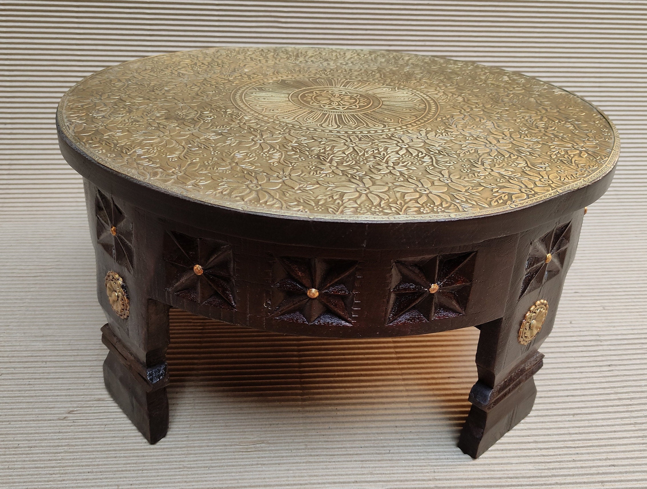 Kesha tray sale top end table