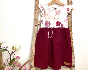 Musselin-Jersey-Kleid Flowers weinrot Gr.68-128 mit Flügelärmeln, Bummie oder Leggings, Blumenmädchen, Einschulung