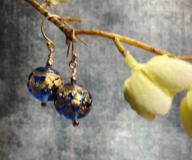Murano Venetian Glass Blue /& Gold Round Beads Gold Filled French Hook Earrings