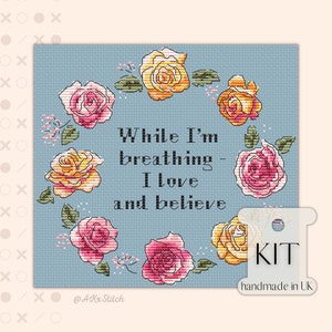 Zomerkrans van rozen Cross Stitch KIT PDF-grafiek, schattig eenvoudig borduurpatroon voor liefde positiviteit mindfulness, inspirerende geestelijke gezondheid