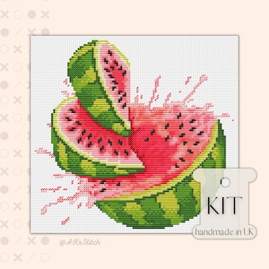 Pode incluir: Kit de ponto cruz com um design de melancia colorido com um esquema de cores vermelho, verde e preto. O kit inclui todos os materiais necessários para completar o projeto. O kit é feito à mão no Reino Unido.