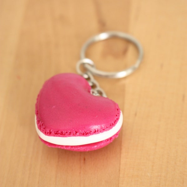 Porte clés macaron coeur rose