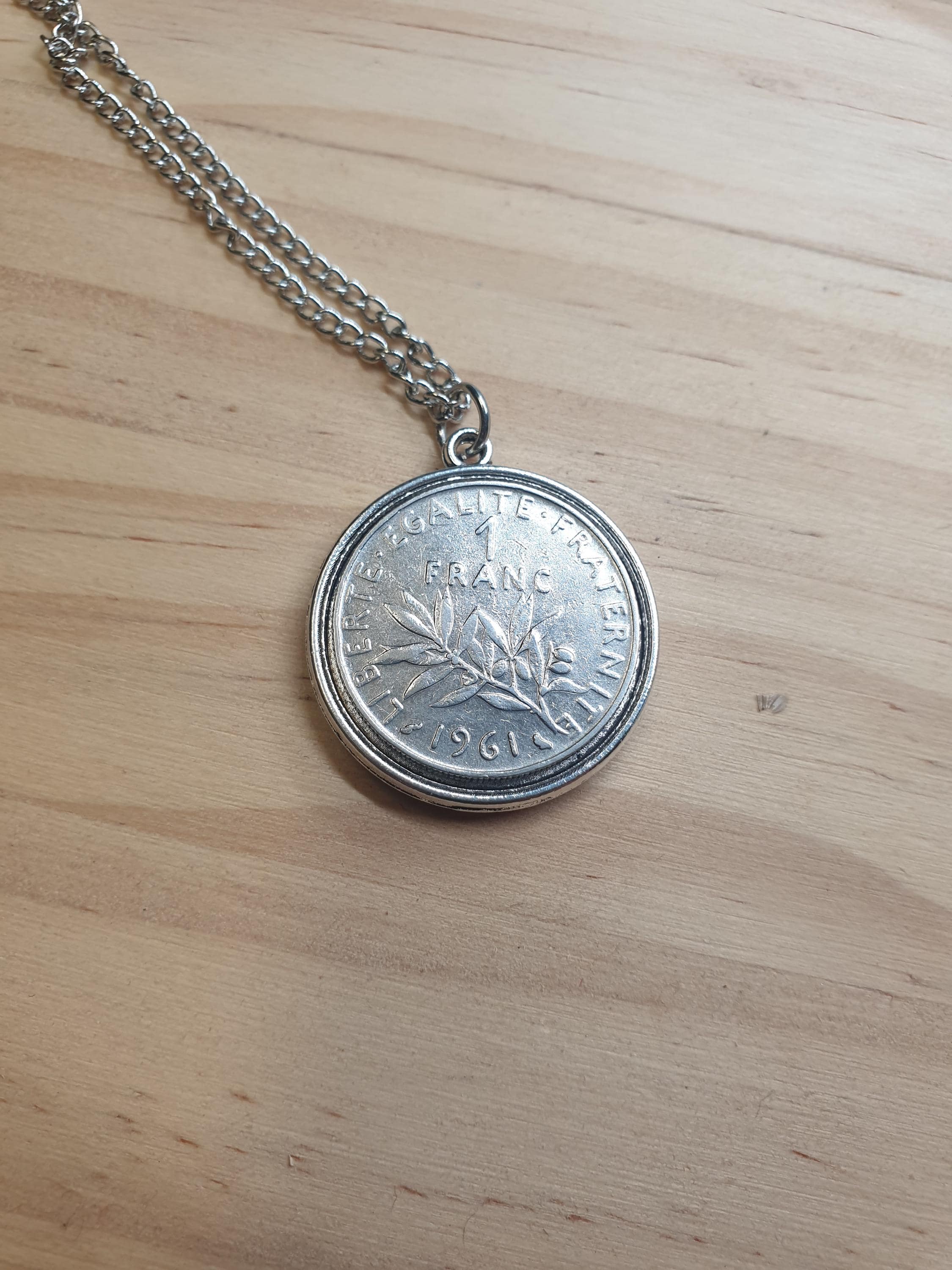 Pendentif Ancien En Argent Massif 925 - Breloque Art Nouveau, Style Monnaie