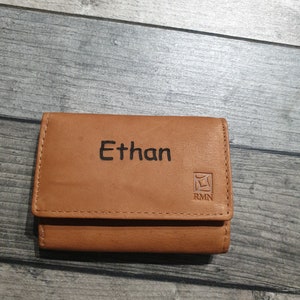 Porte monnaie ,porte carte en cuir personnalisé prénom image 1