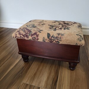 Vintage Wooden Floral Tapestry Padded Fabric Foot Stool Ottomon with Storage, Queen Anne Style Footstool