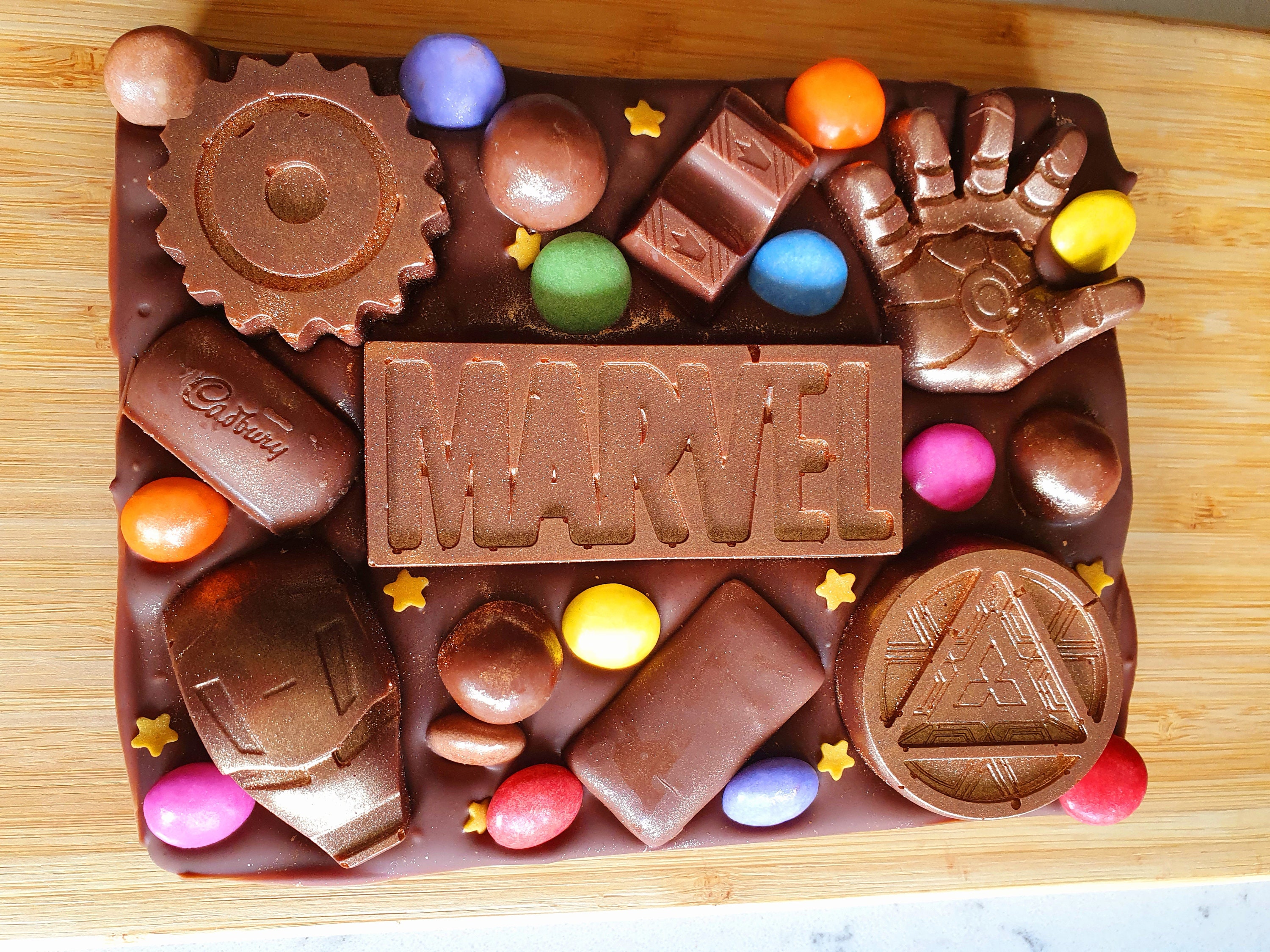 Marvel Chunky Milk Chocolate Slab – Superheroes Gift, Iron Man, Fun Kids Treat, Party Favour, Unique Chocolate, Children, Comic Book, Easter