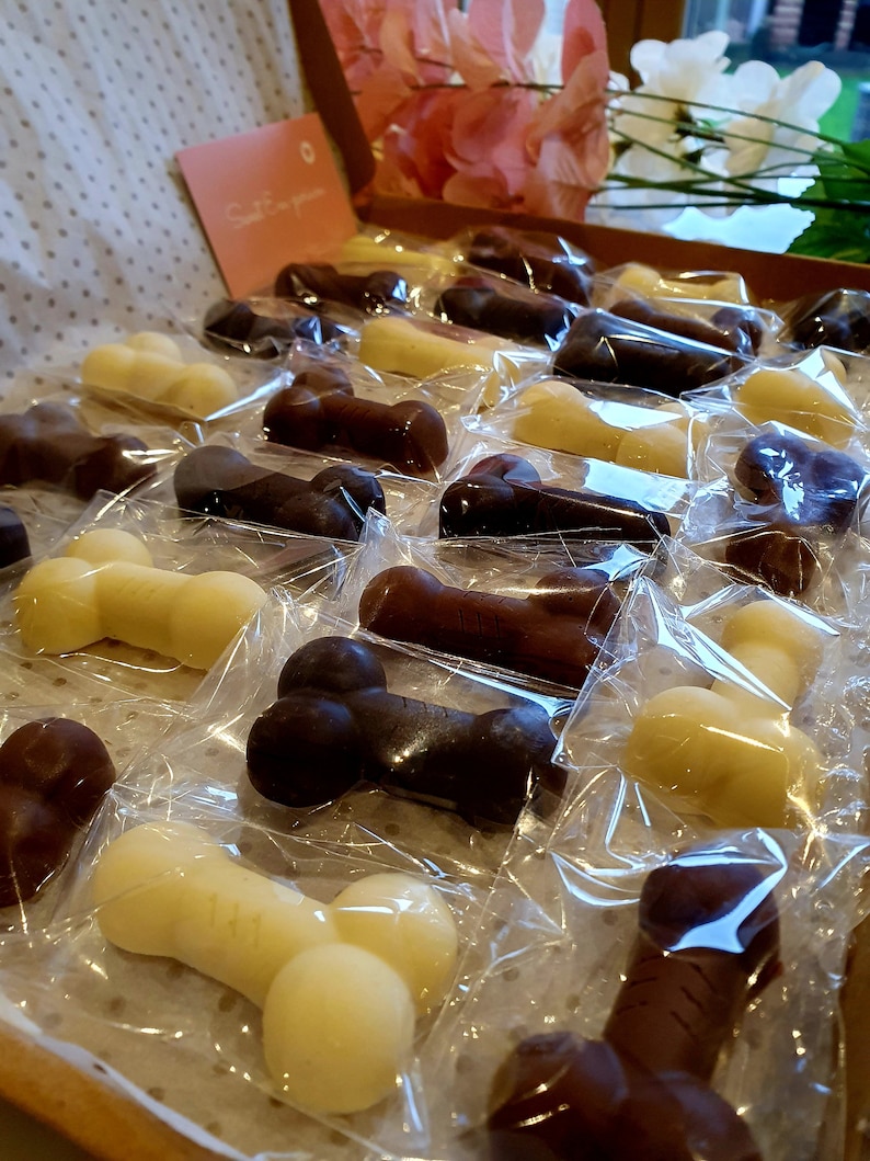 Individually Wrapped Chocolate Willy – Funny Hen Party Favour, Adult Gift, Novelty for Bachelorette, Cheeky Party Treat, Humorous Gift image 4