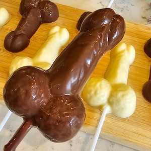 Large Thick Chocolate Willy – Funny Hen Do Party Favour, Adult Gift, Novelty Chocolate for Bachelorette, Cheeky Party Treat, Humorous Gift