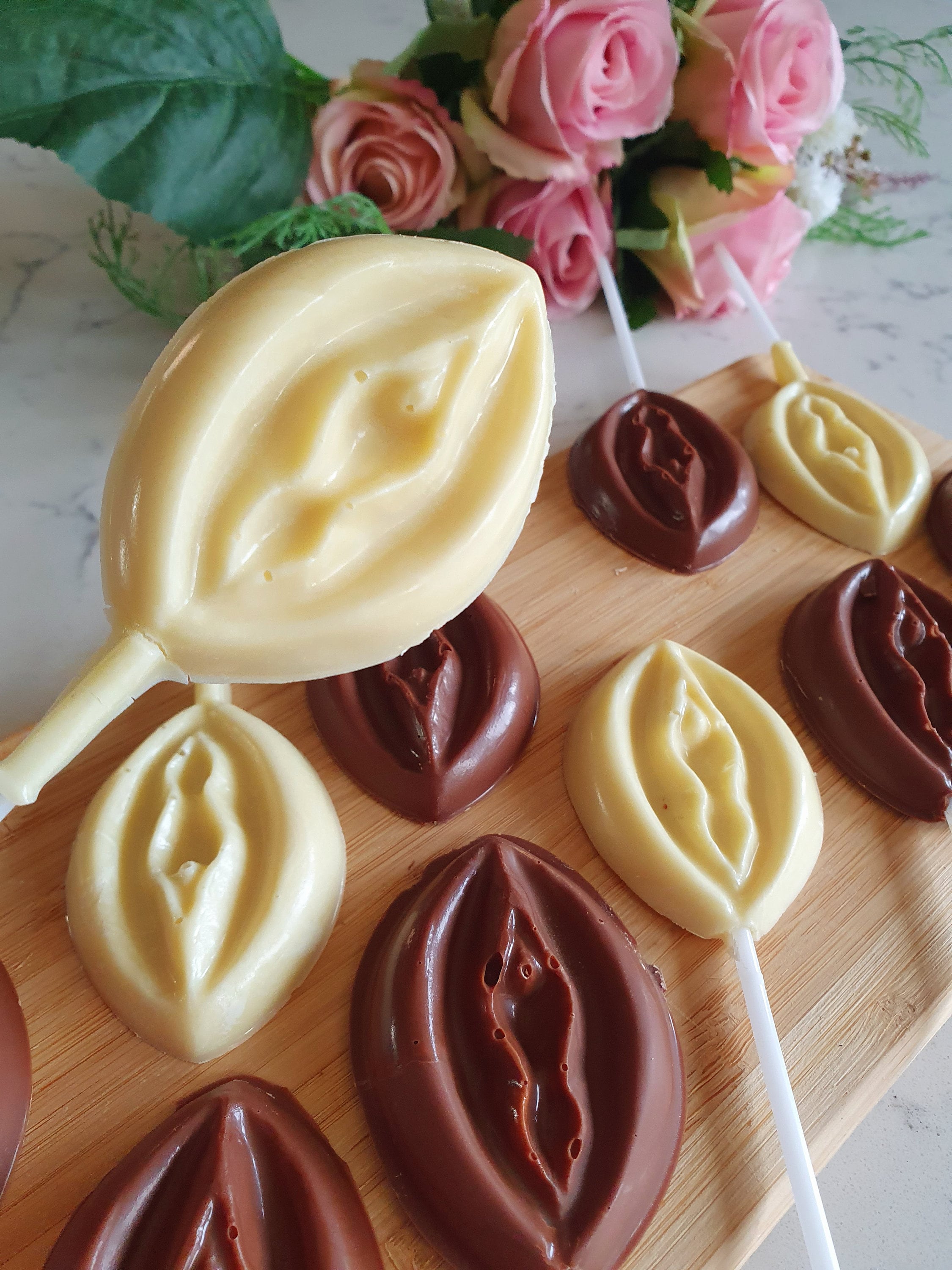 Piruleta de chocolate con forma de vagina grosera para despedida de soltera  o soltero, regalo divertido y travesuras indulgentes - Etsy México, image size:2250x3000