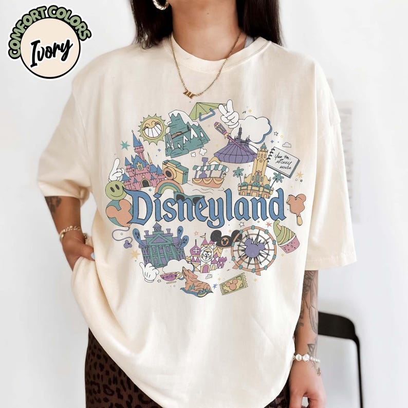 Camiseta vintage de Disneyland Comfort Colors, camiseta retro para vacaciones familiares en Magic Kingdom, regalo a juego para grupos en Disney World Resort, El mejor día de tu vida Ivory/Natural/Sand