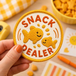 Aufnäher „Snackhändler“, lustiger Fischcracker-Aufnäher, niedliche Applikation für Feinschmecker, Aufnäher zum Aufbügeln für Snackliebhaber, Rucksack-Jacken-Aufnäher