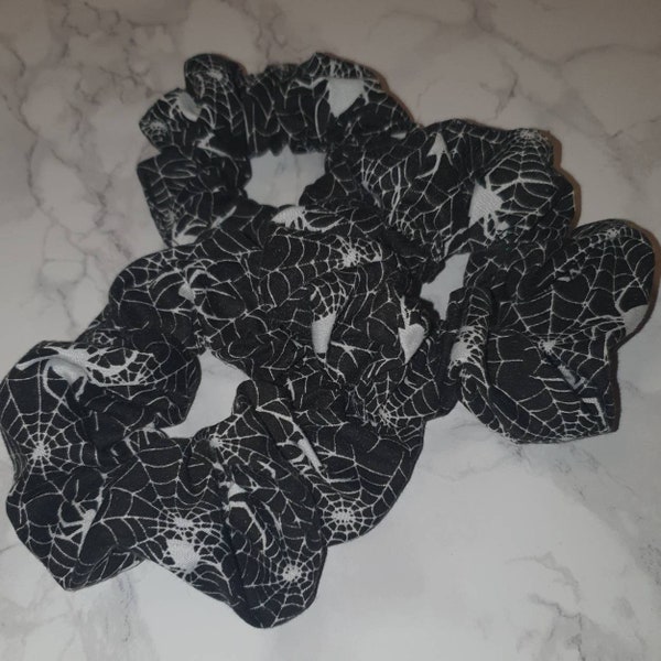 Toile d’araignée scrunchie