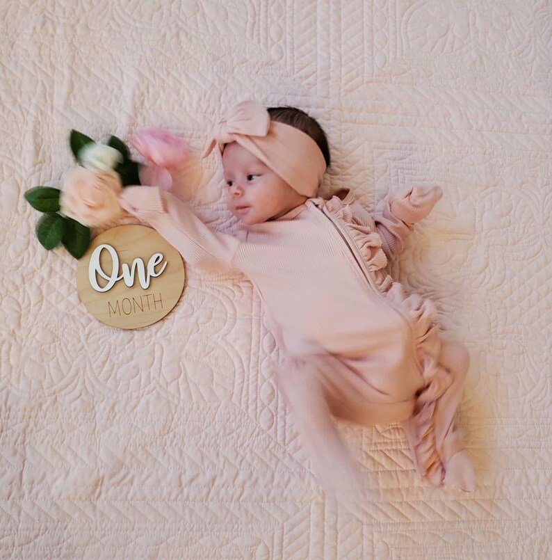 Wooden Monthly Milestone Baby Disc Baby Milestone Cards Monthly Milestone Markers for Baby Photos Prop image 6