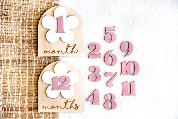 Wooden Monthly Milestone Baby Disc Baby Milestone Cards Monthly Milestone Markers for Baby Photos Baby Photo Prop Baby Shower Month Photos