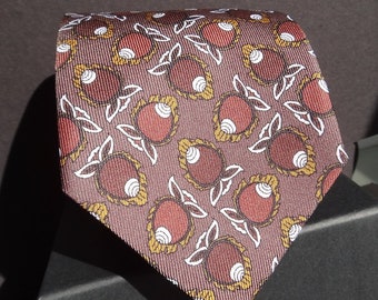 Conch Motif Silk Tie