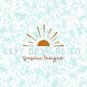 Puede incluir: Un logotipo para una empresa de diseño gráfico llamada "Sky Designs Co." con el texto "Graphic Designs" debajo. El logotipo presenta un sol naranja estilizado con rayos sobre un fondo azul claro con un patrón blanco moteado.