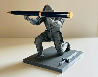 Knight-Pen Holder