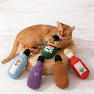Catnip Plush Bottle Toys – Interactive Self-Play Cat Toy, Kick, Scratch, Chew Fun