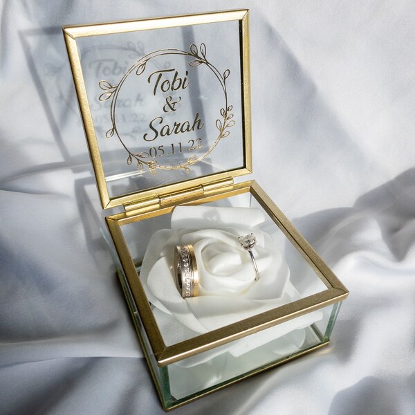 Ringbox eckig oder sechseckig - Ringschatulle - Schmuckschatulle in Gold aus Glas mit Personalisierung für die Trauung / Hochzeit