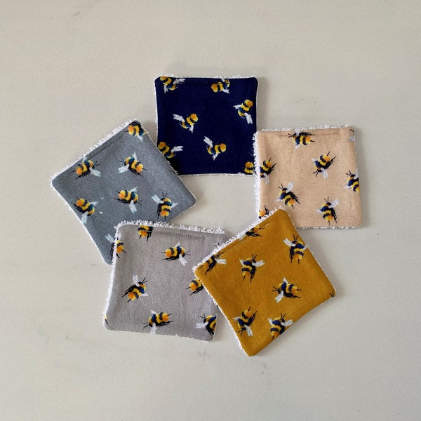 A Pack of 5 Reusable Cotton Pads - Bees with bag