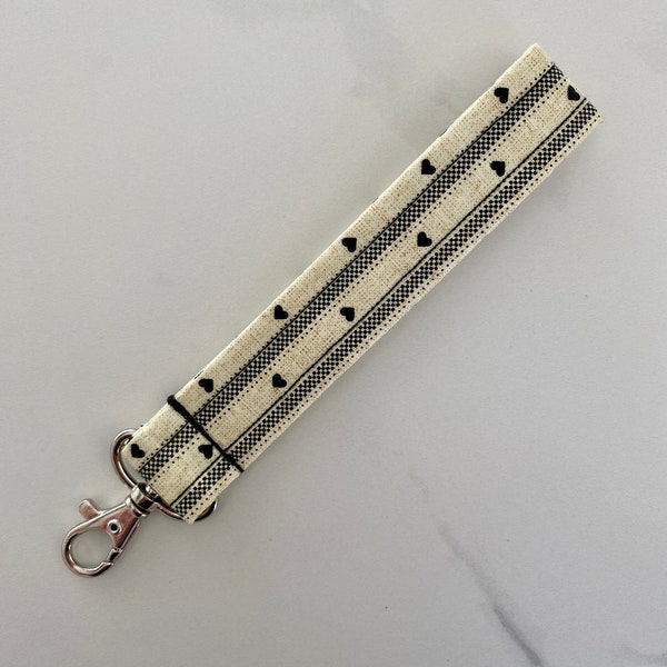 Bracelet en tissu crème et noir coeur - porte-clés bracelet - porte-clés porte-clés - lanière de poignet - bracelet avec clip homard