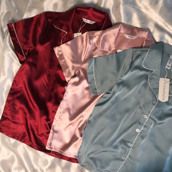 Pyjama en satin avec short/Ensemble de  pyjama boutonné en satin  personnalisée/ box saint Valentin/cadeaux de mariée personnalisée