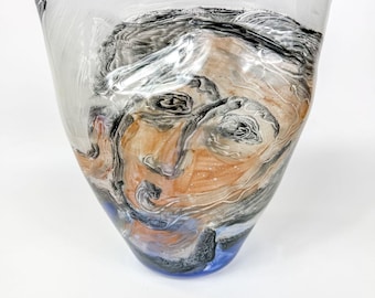 Jarrón de cristal artístico abstracto con retrato, estilo vintage, del estudio John Barber, 1991.