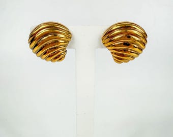 Francesca Visconti Gold Tone Shell Clam Ribbed Clip-On Earrings