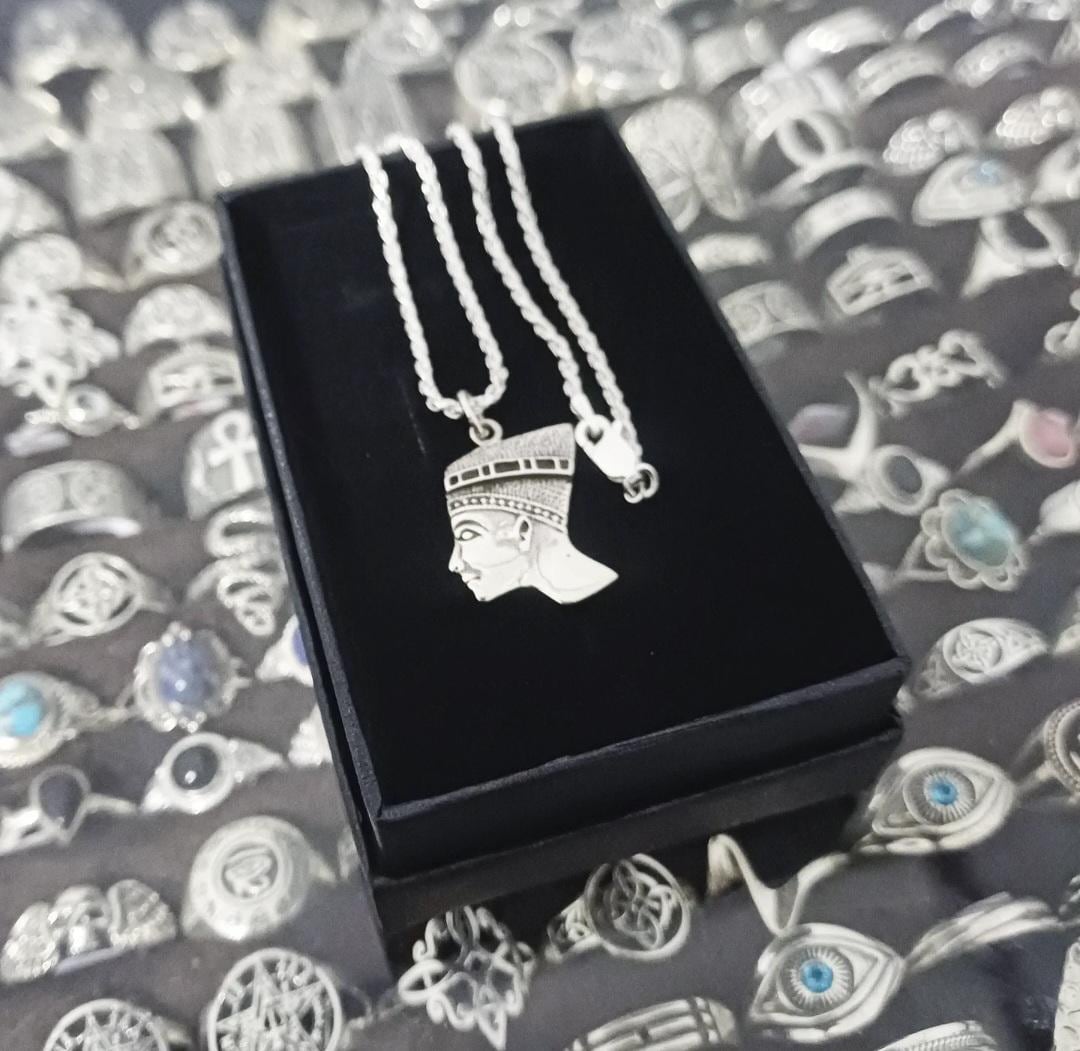 Pendentif Nefertiti En Argent 900 (sterling) - Occasion, Bon état, Bijou Argenté