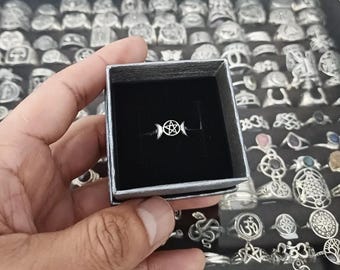 Triple Goddess Wicca ring made of 925 sterling silver.