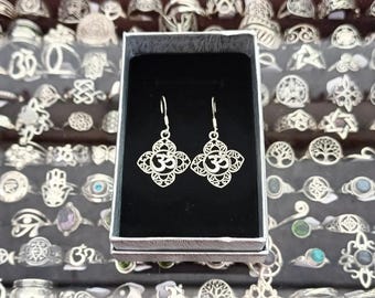 Brincos Om em prata de lei 925