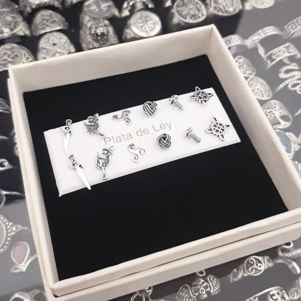 Pendientes Minimalistas fabricados en Plata de Ley 925/ Sterling Silver 925 minimalist earrings