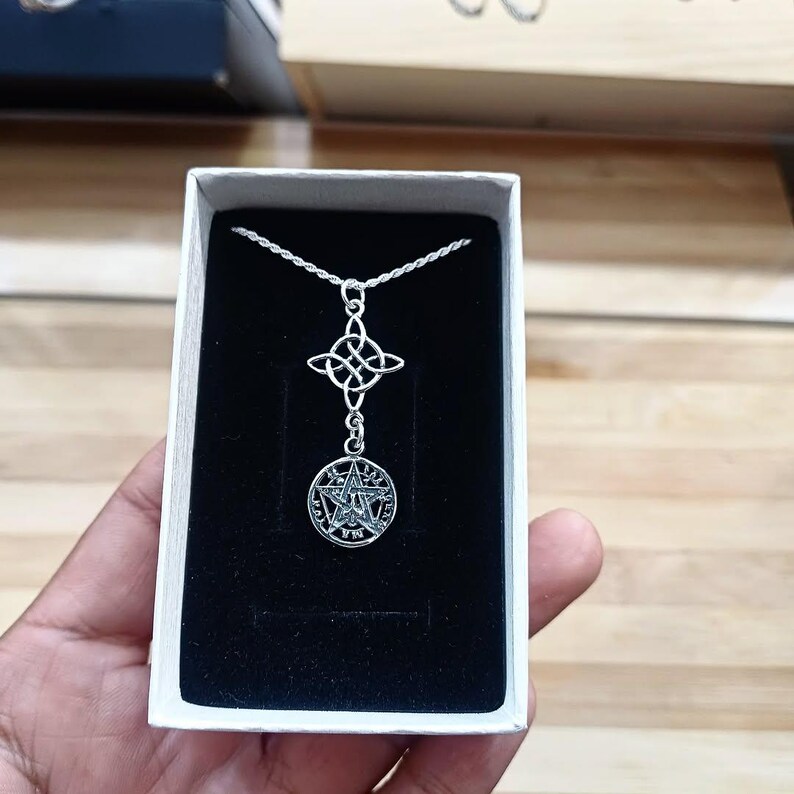 Collana Nodo di Strega Argento 25x25mm con Zirconi Colorati