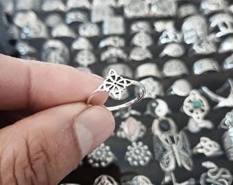 Witch's Knot Ring made of 925 Sterling Silver.