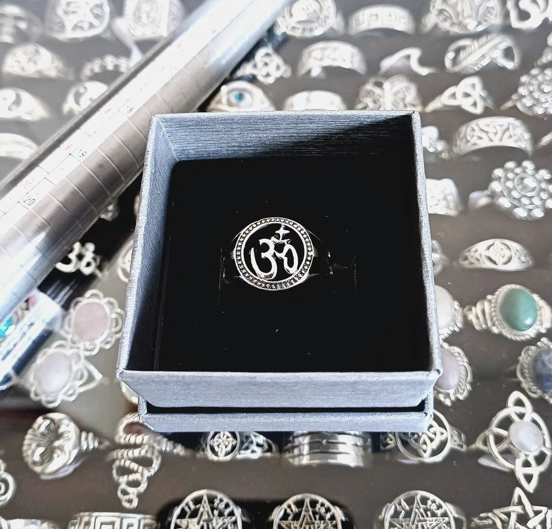 100% 925 argento Orecchini Vintage 925 Argento Tibetano Buddista OM Orecchino In Argento Sterling Buona Fortuna Orecchino  36