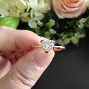 Moissanite Heart Ring, 0.5ct Moissanite Ring, Green Moissanite, Heart Ring Silver, April Birthstone Jewellery, Ring Solitaire, Ring Promise