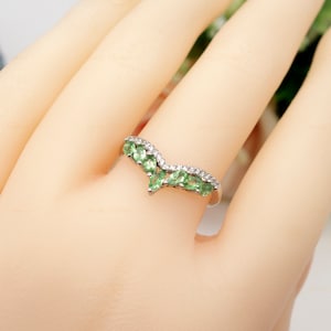 Natural Tsavorite Green Garnet Ring, Dainty Green Tsavorite Ring, January Birthstone Ring, Green Garnet Jewelry, Stackable Ring, Women Ring