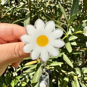 Daisy Flower Retractable Badge Reel | Floral Badge Reel | Flower Inspired Badge Reel | Spring Badge Reel