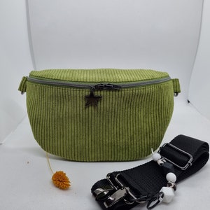 Bauchtasche Hipbag Cord Crossbag Handmade grün, olivgrün, Schultertasche Muttertag Frau Tochter Mädchen Schultergurt