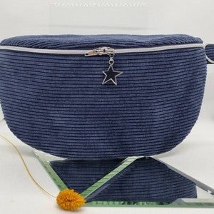 Bauchtasche Hipbag hochwertiger Cord, Crossbag Handmade Farbe blau Schultertasche Geburtstag Frau Tochter Mädchen Muttertag groß